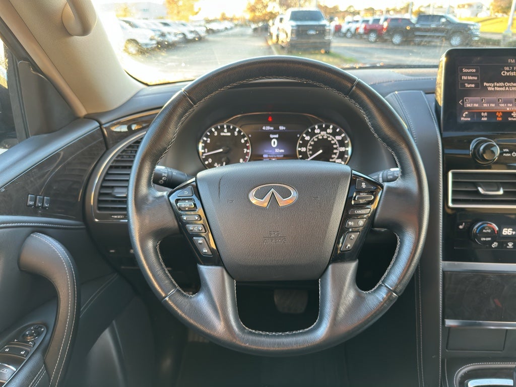 2024 INFINITI QX80 LUXE