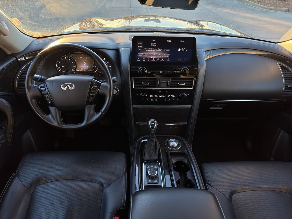 2024 INFINITI QX80 LUXE