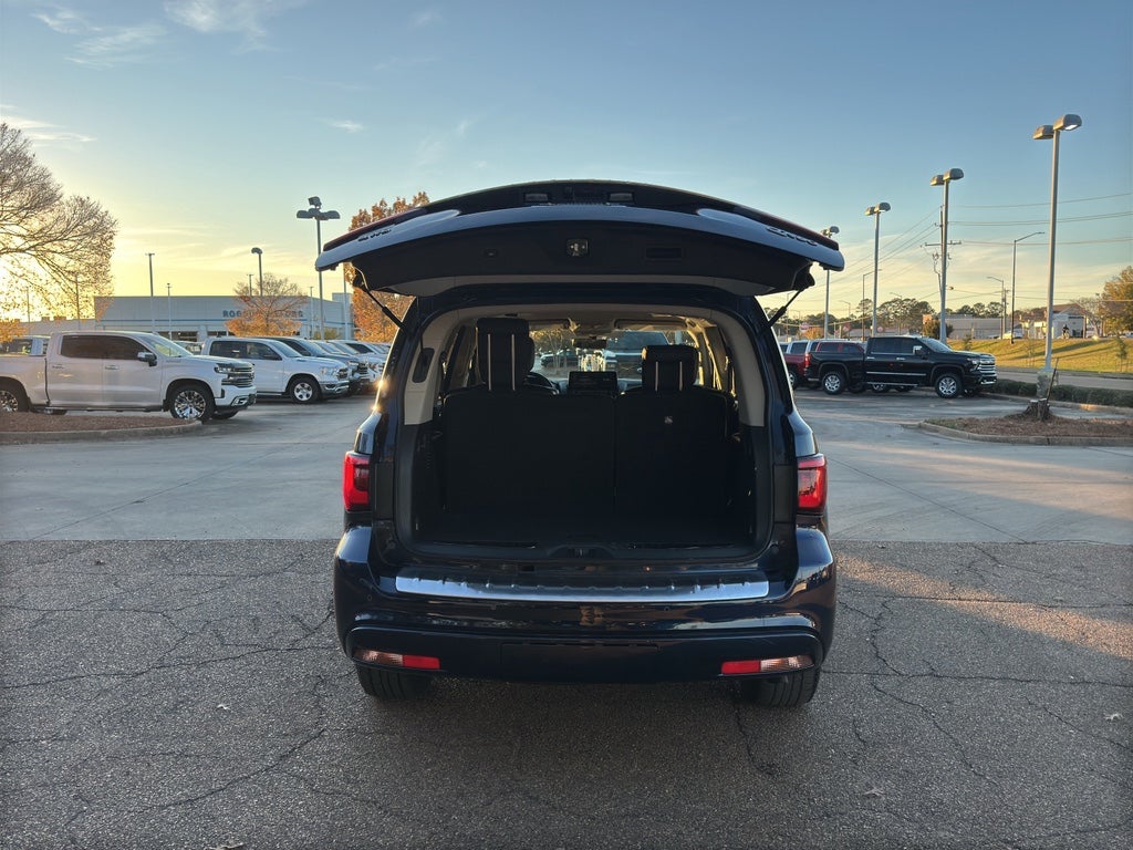 2024 INFINITI QX80 LUXE