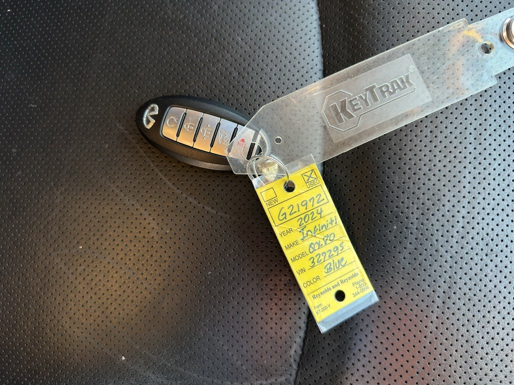 2024 INFINITI QX80 LUXE